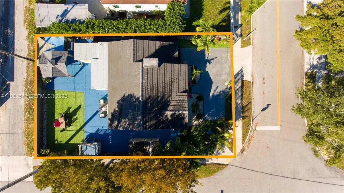 2400 Sw 21st Ter, Miami, Florida 33145, Miami, Florida 33145, 3 Bedrooms Bedrooms, 1 Room Rooms,2 BathroomsBathrooms,Residential,For Sale,2400 Sw 21st Ter, Miami, Florida 33145,A11961673