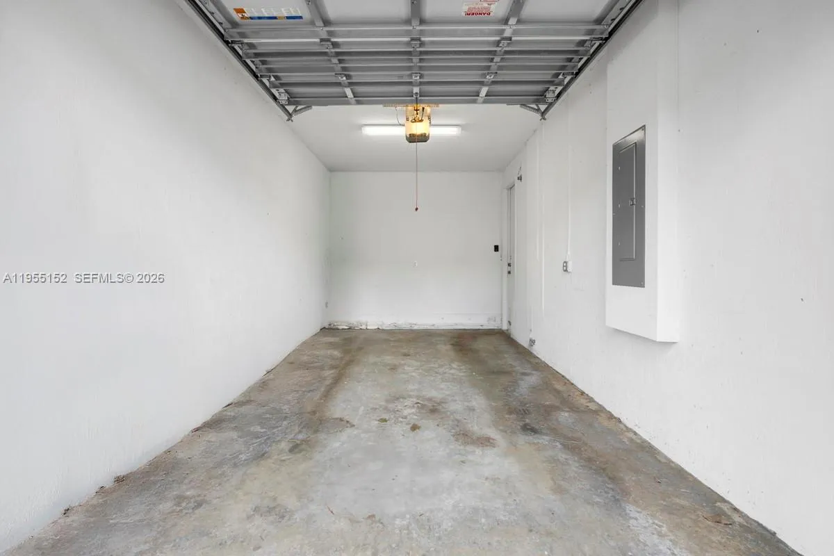 4644 Windmill Ln, Davie, Florida 33328, Davie, Florida 33328, 3 Bedrooms Bedrooms, 3 Rooms Rooms,2 BathroomsBathrooms,Residential,For Sale,4644 Windmill Ln, Davie, Florida 33328,A11955152