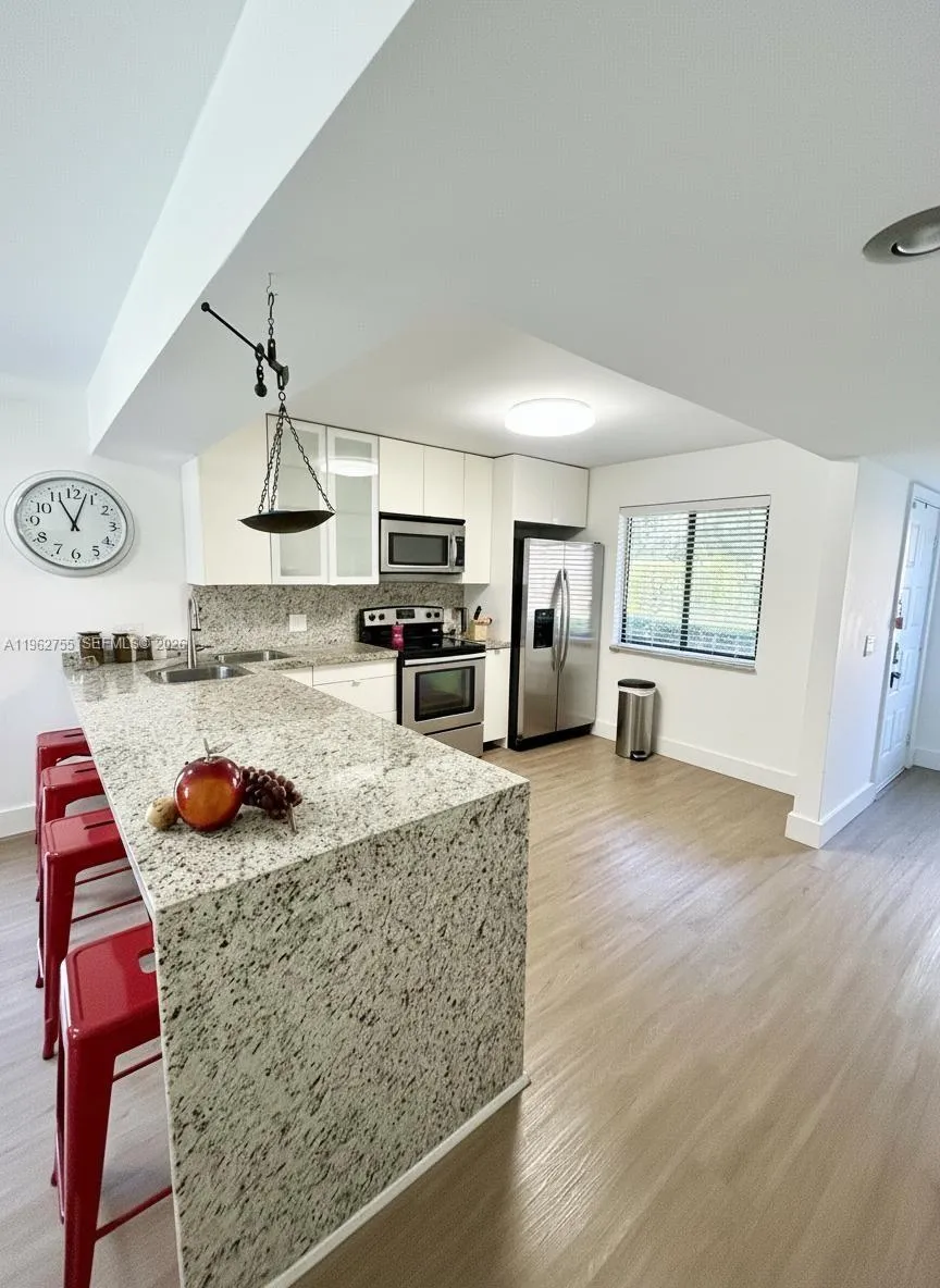 439 Lakeview Dr 106, Weston, Florida 33326, Weston, Florida 33326, 2 Bedrooms Bedrooms, ,2 BathroomsBathrooms,Residential,For Sale,439 Lakeview Dr 106, Weston, Florida 33326,A11962755