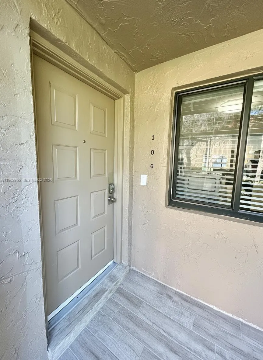 439 Lakeview Dr 106, Weston, Florida 33326, Weston, Florida 33326, 2 Bedrooms Bedrooms, ,2 BathroomsBathrooms,Residential,For Sale,439 Lakeview Dr 106, Weston, Florida 33326,A11962755