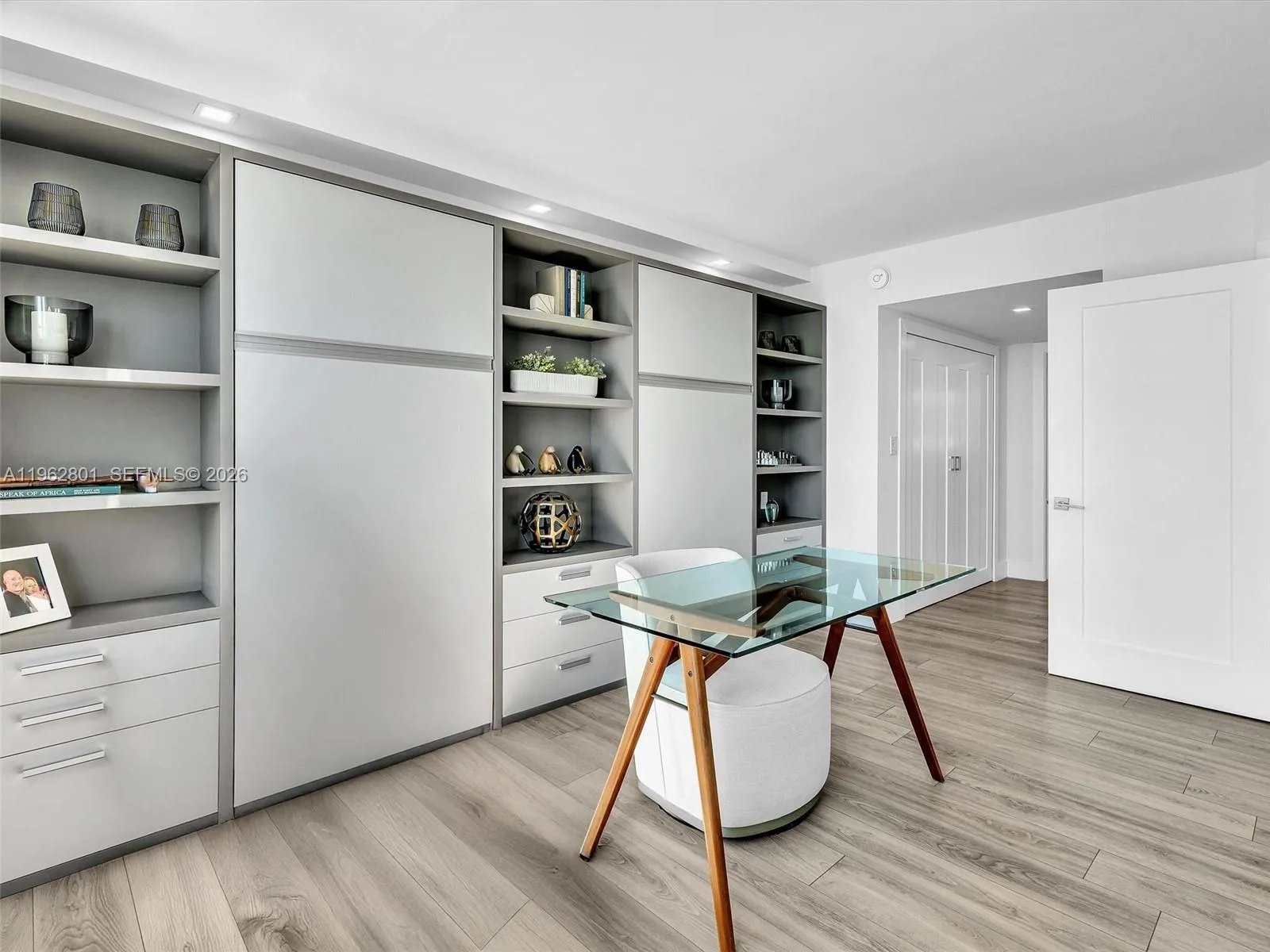 1155 Brickell Bay Dr 2011, Miami, Florida 33131, Miami, Florida 33131, 2 Bedrooms Bedrooms, ,2 BathroomsBathrooms,Residential,For Sale,1155 Brickell Bay Dr 2011, Miami, Florida 33131,A11962801