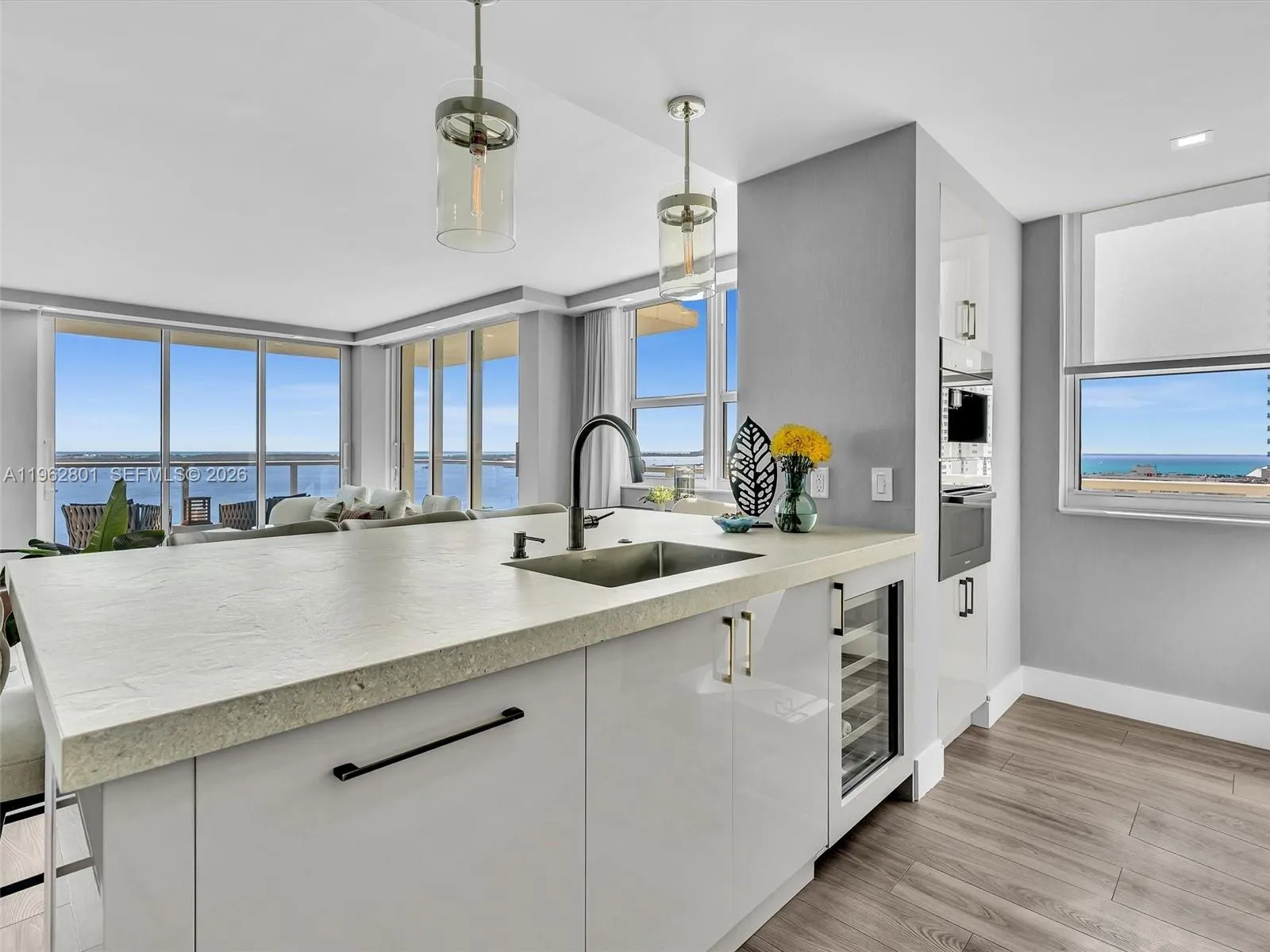 1155 Brickell Bay Dr 2011, Miami, Florida 33131, Miami, Florida 33131, 2 Bedrooms Bedrooms, ,2 BathroomsBathrooms,Residential,For Sale,1155 Brickell Bay Dr 2011, Miami, Florida 33131,A11962801