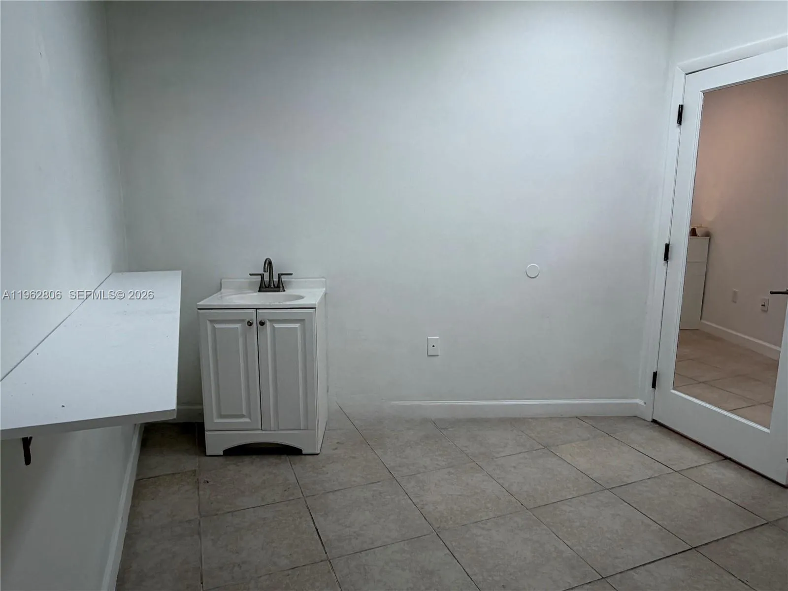 18315 W Dixie Hwy, North Miami Beach, Florida 3316, North Miami Beach, Florida 33160, ,Commercial Lease,For Rent,18315 W Dixie Hwy, North Miami Beach, Florida 3316,A11962806