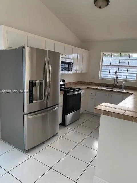 10304 Sw 139th Pl, Miami, Florida 33186, Miami, Florida 33186, 4 Bedrooms Bedrooms, ,2 BathroomsBathrooms,Residential Lease,For Rent,10304 Sw 139th Pl, Miami, Florida 33186,A11962081