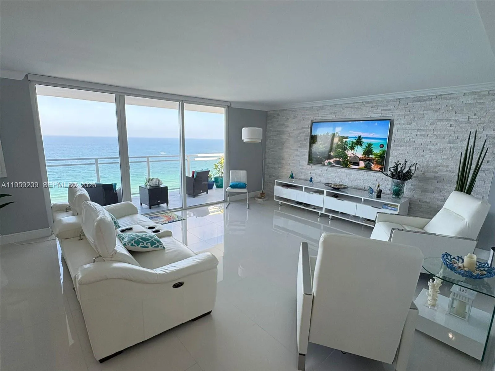2030 S Ocean Dr 1812, Hallandale Beach, Florida 33, Hallandale Beach, Florida 33009, 2 Bedrooms Bedrooms, ,2 BathroomsBathrooms,Residential Lease,For Rent,2030 S Ocean Dr 1812, Hallandale Beach, Florida 33,A11959209