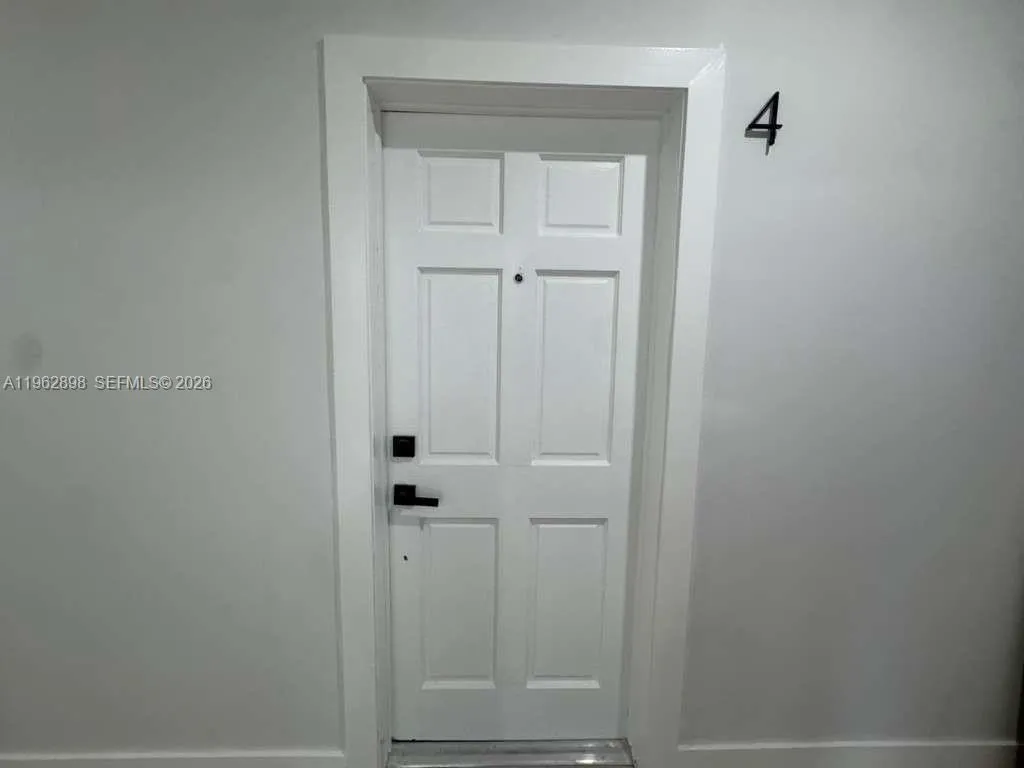 2425 Sw 6th St 6, Miami, Florida 33135, Miami, Florida 33135, 1 Bedroom Bedrooms, ,1 BathroomBathrooms,Residential Lease,For Rent,2425 Sw 6th St 6, Miami, Florida 33135,A11962898