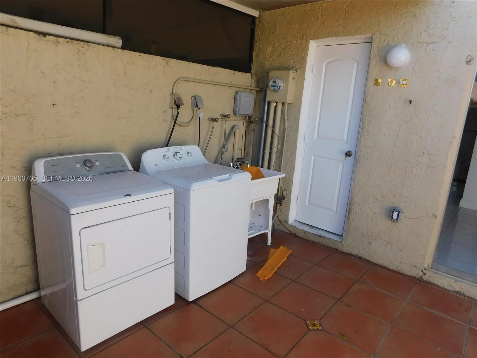 14211 Kendale Lakes Cir 14211, Miami, Florida 3318, Miami, Florida 33183, 3 Bedrooms Bedrooms, ,2 BathroomsBathrooms,Residential Lease,For Rent,14211 Kendale Lakes Cir 14211, Miami, Florida 3318,A11960705