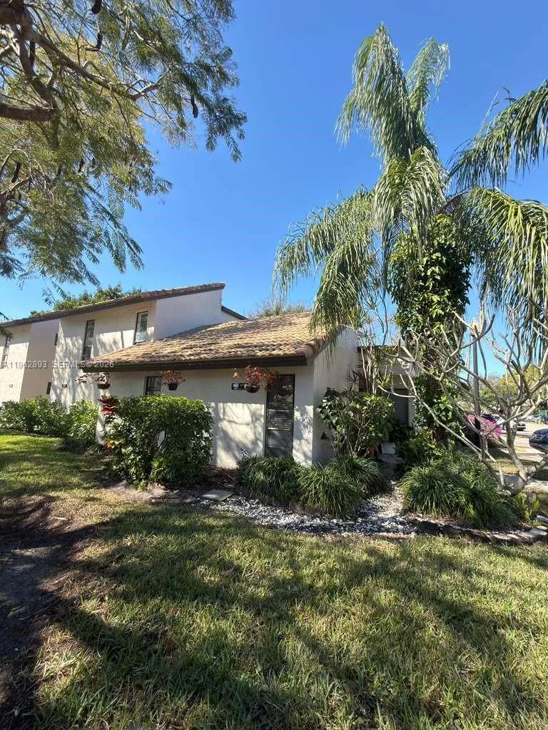 9719 N New River Canal Rd 308, Plantation, Florida, Plantation, Florida 33324, 3 Bedrooms Bedrooms, ,2 BathroomsBathrooms,Residential,For Sale,9719 N New River Canal Rd 308, Plantation, Florida,A11962893