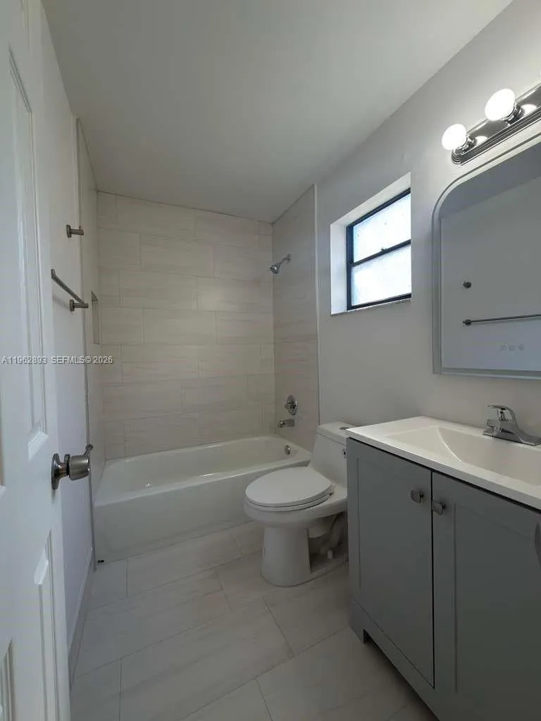 9719 N New River Canal Rd 308, Plantation, Florida, Plantation, Florida 33324, 3 Bedrooms Bedrooms, ,2 BathroomsBathrooms,Residential,For Sale,9719 N New River Canal Rd 308, Plantation, Florida,A11962893