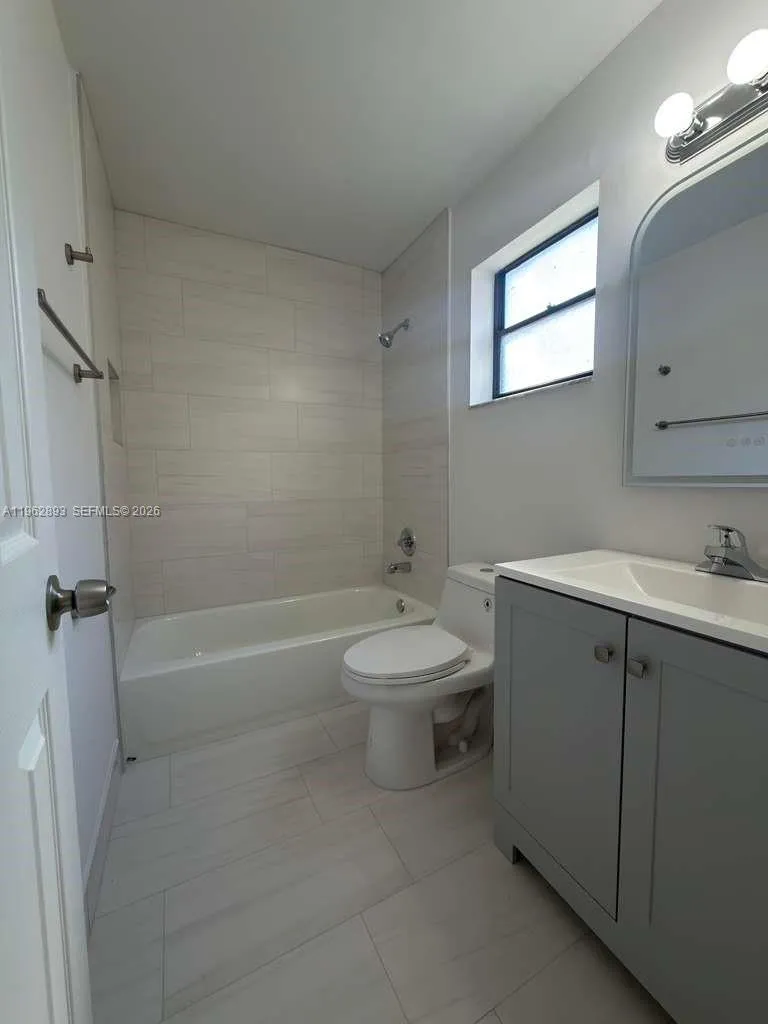 9719 N New River Canal Rd 308, Plantation, Florida, Plantation, Florida 33324, 3 Bedrooms Bedrooms, ,2 BathroomsBathrooms,Residential,For Sale,9719 N New River Canal Rd 308, Plantation, Florida,A11962893