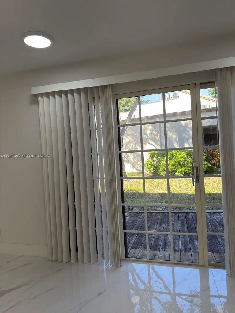 9719 N New River Canal Rd 308, Plantation, Florida, Plantation, Florida 33324, 3 Bedrooms Bedrooms, ,2 BathroomsBathrooms,Residential,For Sale,9719 N New River Canal Rd 308, Plantation, Florida,A11962893