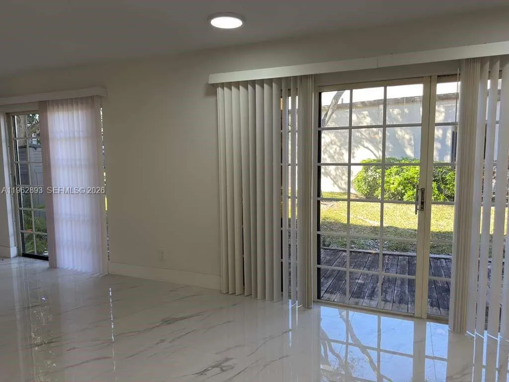 9719 N New River Canal Rd 308, Plantation, Florida, Plantation, Florida 33324, 3 Bedrooms Bedrooms, ,2 BathroomsBathrooms,Residential,For Sale,9719 N New River Canal Rd 308, Plantation, Florida,A11962893