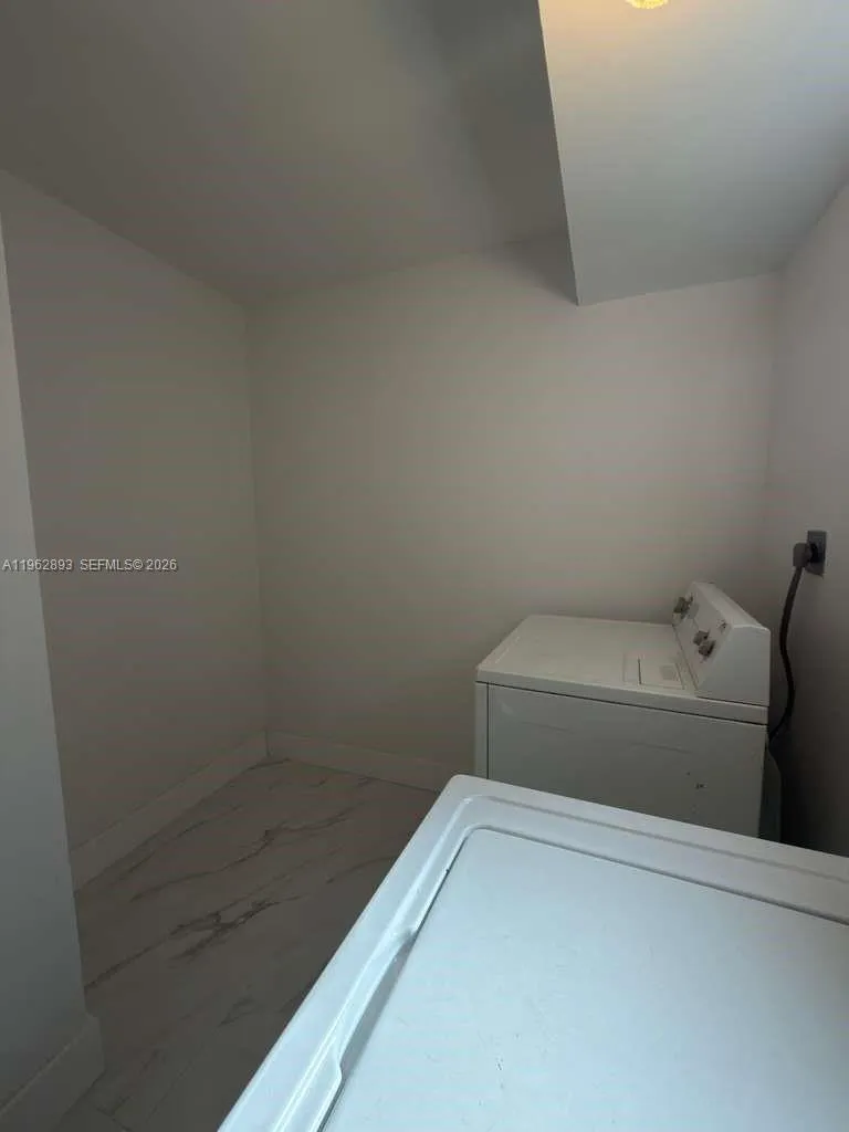 9719 N New River Canal Rd 308, Plantation, Florida, Plantation, Florida 33324, 3 Bedrooms Bedrooms, ,2 BathroomsBathrooms,Residential,For Sale,9719 N New River Canal Rd 308, Plantation, Florida,A11962893