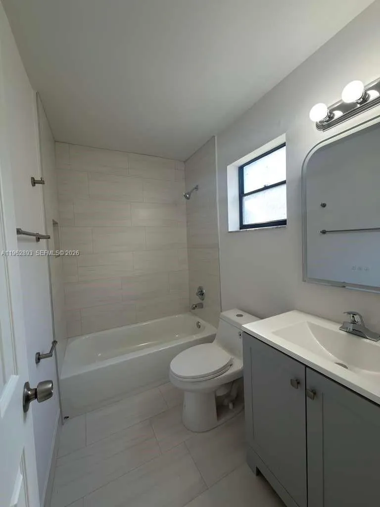 9719 N New River Canal Rd 308, Plantation, Florida, Plantation, Florida 33324, 3 Bedrooms Bedrooms, ,2 BathroomsBathrooms,Residential,For Sale,9719 N New River Canal Rd 308, Plantation, Florida,A11962893