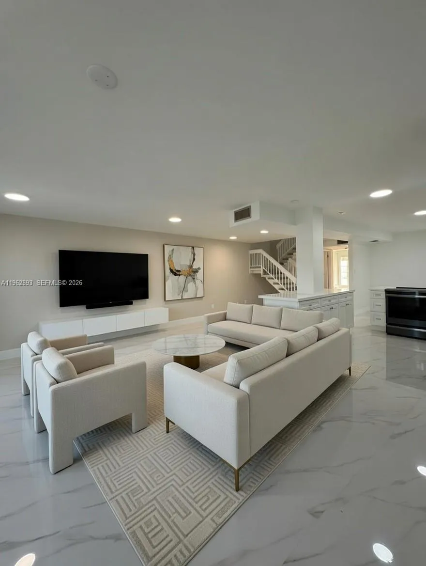 9719 N New River Canal Rd 308, Plantation, Florida, Plantation, Florida 33324, 3 Bedrooms Bedrooms, ,2 BathroomsBathrooms,Residential,For Sale,9719 N New River Canal Rd 308, Plantation, Florida,A11962893