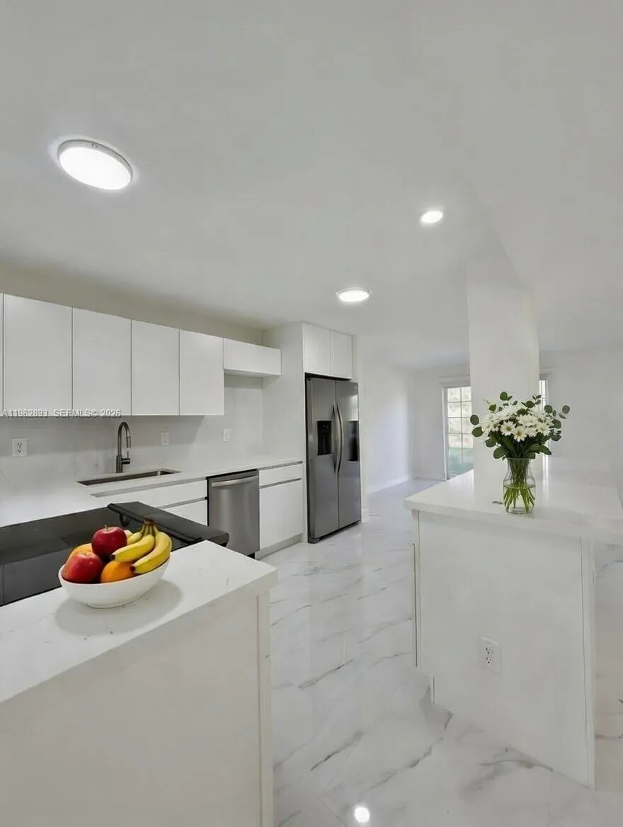 9719 N New River Canal Rd 308, Plantation, Florida, Plantation, Florida 33324, 3 Bedrooms Bedrooms, ,2 BathroomsBathrooms,Residential,For Sale,9719 N New River Canal Rd 308, Plantation, Florida,A11962893