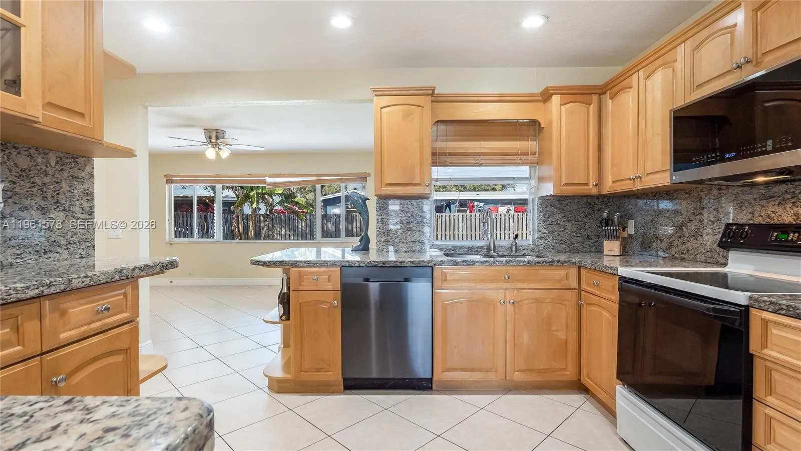 9501 Nw 8th St, Pembroke Pines, Florida 33024, Pembroke Pines, Florida 33024, 3 Bedrooms Bedrooms, ,2 BathroomsBathrooms,Residential,For Sale,9501 Nw 8th St, Pembroke Pines, Florida 33024,A11961578