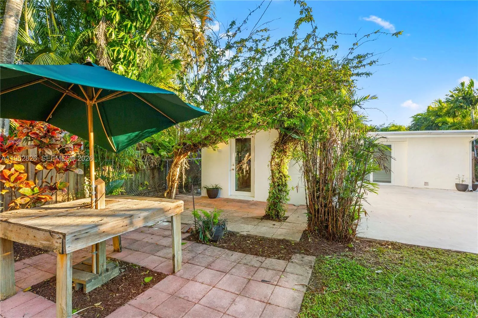 6365 Sw 33rd St, Miami, Florida 33155, Miami, Florida 33155, 3 Bedrooms Bedrooms, ,3 BathroomsBathrooms,Residential Lease,For Rent,6365 Sw 33rd St, Miami, Florida 33155,A11962826