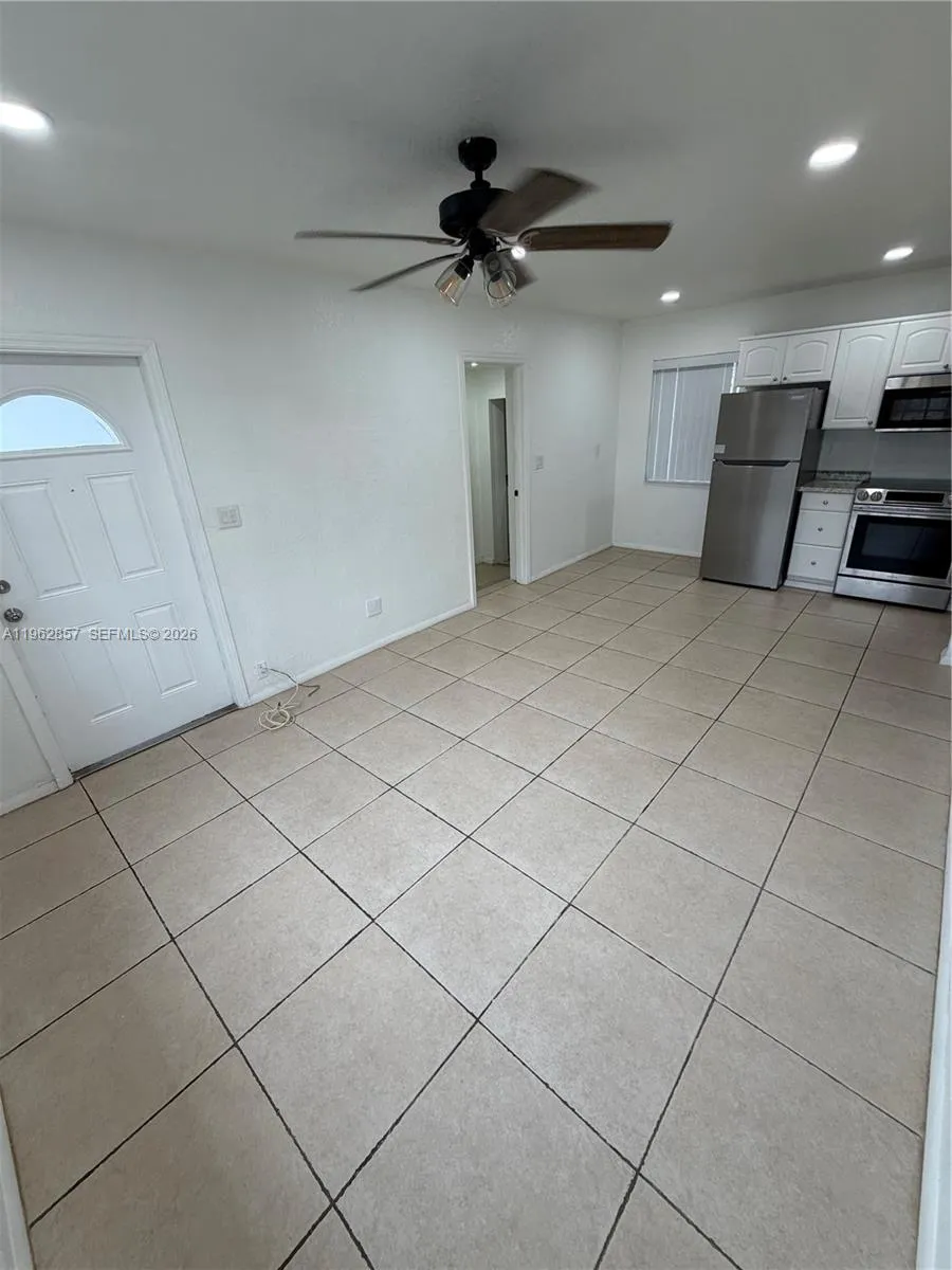 830 Sw 6th St 3, Hallandale Beach, Florida 33009, Hallandale Beach, Florida 33009, 1 Bedroom Bedrooms, ,1 BathroomBathrooms,Residential Lease,For Rent,830 Sw 6th St 3, Hallandale Beach, Florida 33009,A11962857 830 Sw 6th St 3, Hallandale Beach, Florida 33009, Hallandale Beach, Florida 33009, 1 Bedroom Bedrooms, ,1 BathroomBathrooms,Residential Lease,For Rent,830 Sw 6th St 3, Hallandale Beach, Florida 33009,A11962857