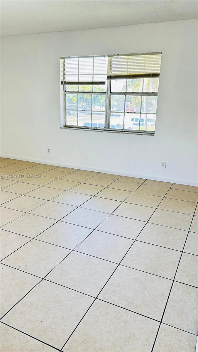 978 Sw 10th Dr 15, Pompano Beach, Florida 33060, Pompano Beach, Florida 33060, 1 Bedroom Bedrooms, ,1 BathroomBathrooms,Residential Lease,For Rent,978 Sw 10th Dr 15, Pompano Beach, Florida 33060,A11962963