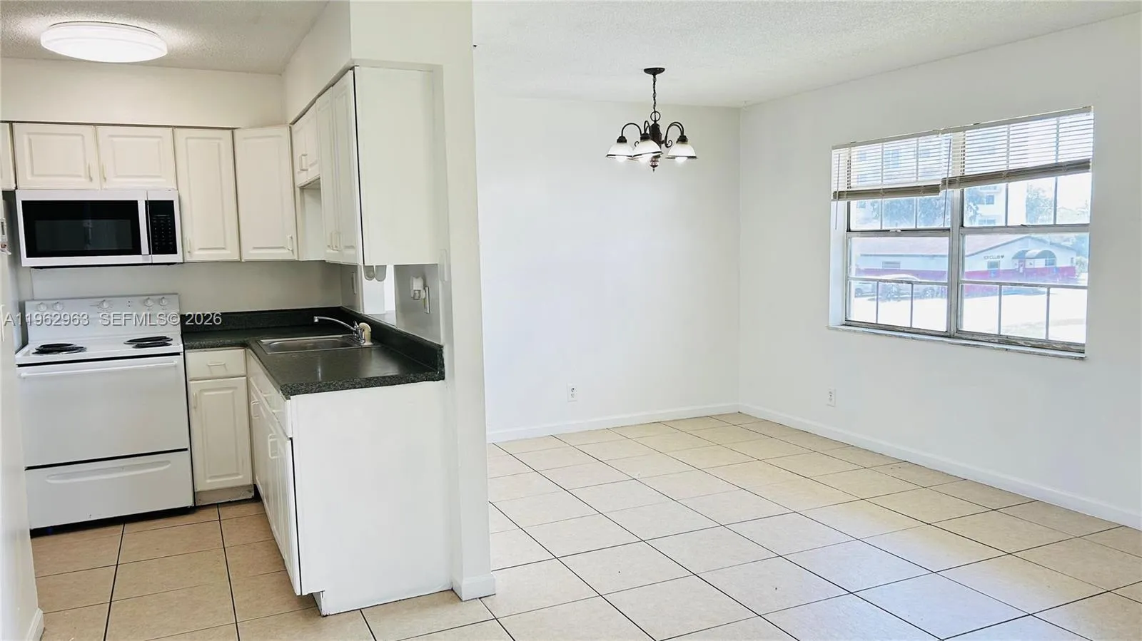 978 Sw 10th Dr 15, Pompano Beach, Florida 33060, Pompano Beach, Florida 33060, 1 Bedroom Bedrooms, ,1 BathroomBathrooms,Residential Lease,For Rent,978 Sw 10th Dr 15, Pompano Beach, Florida 33060,A11962963