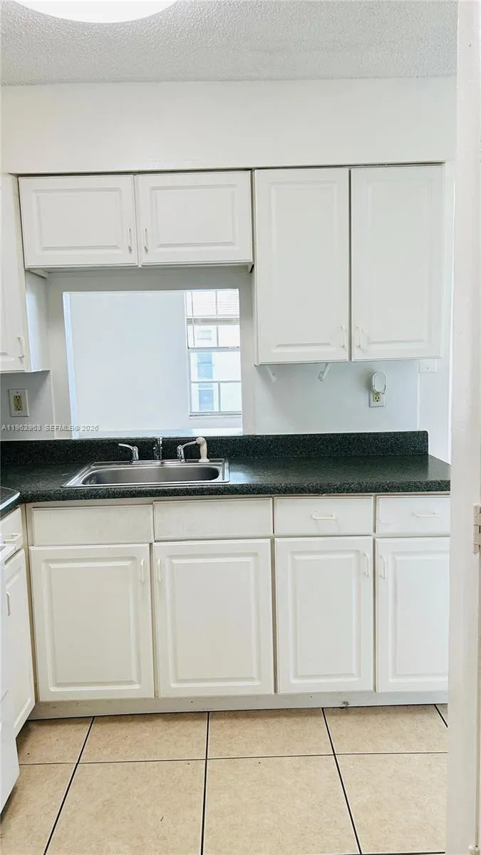 978 Sw 10th Dr 15, Pompano Beach, Florida 33060, Pompano Beach, Florida 33060, 1 Bedroom Bedrooms, ,1 BathroomBathrooms,Residential Lease,For Rent,978 Sw 10th Dr 15, Pompano Beach, Florida 33060,A11962963