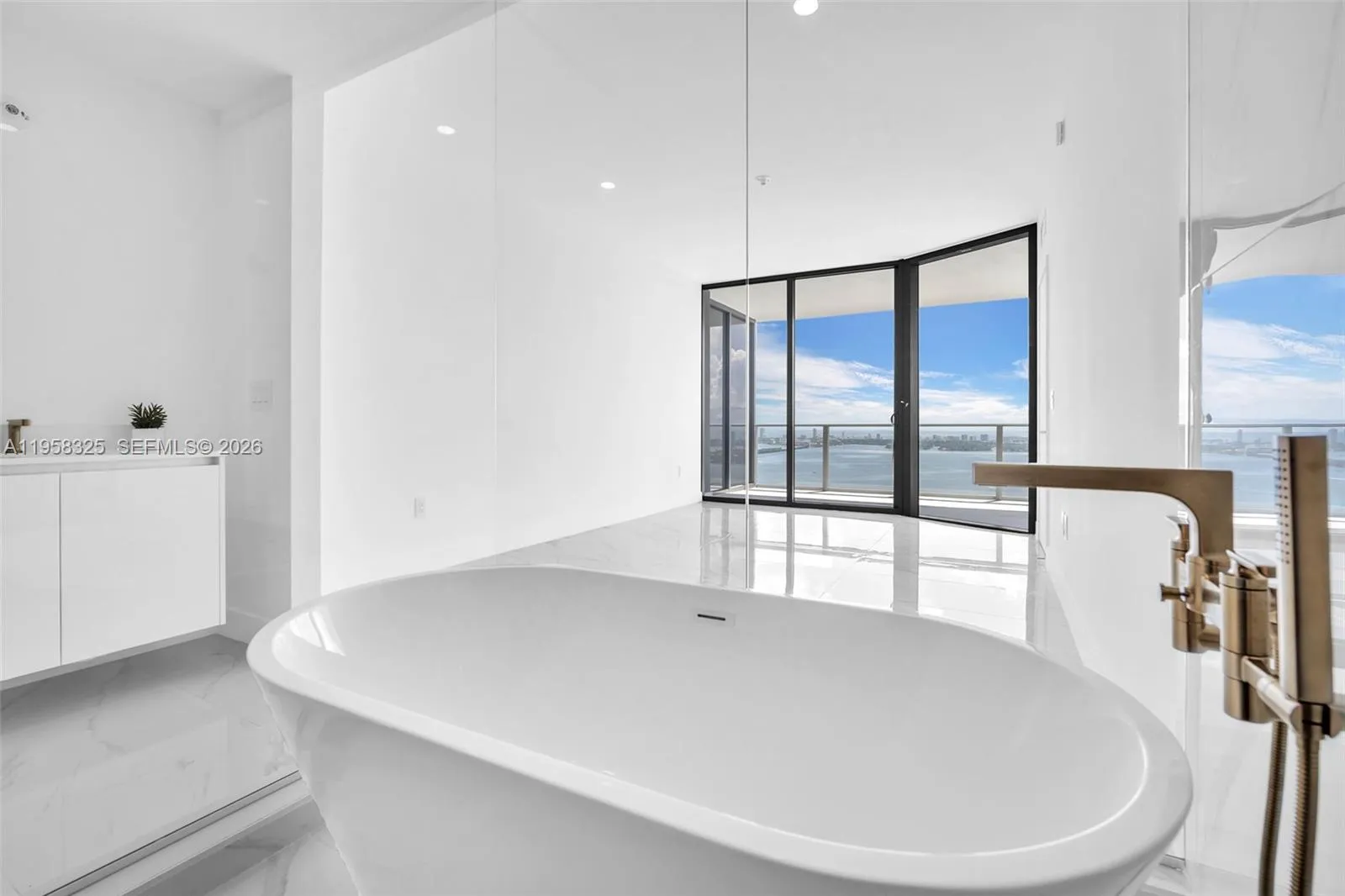 700 Ne 24th Street 4507, Miami, Florida 33137, Miami, Florida 33137, 4 Bedrooms Bedrooms, ,5 BathroomsBathrooms,Residential,For Sale,700 Ne 24th Street 4507, Miami, Florida 33137,A11958325