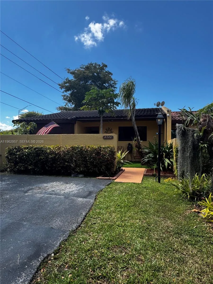 8720 Sw 148th Pl, Miami, Florida 33193, Miami, Florida 33193, 2 Bedrooms Bedrooms, ,2 BathroomsBathrooms,Residential,For Sale,8720 Sw 148th Pl, Miami, Florida 33193,A11962957