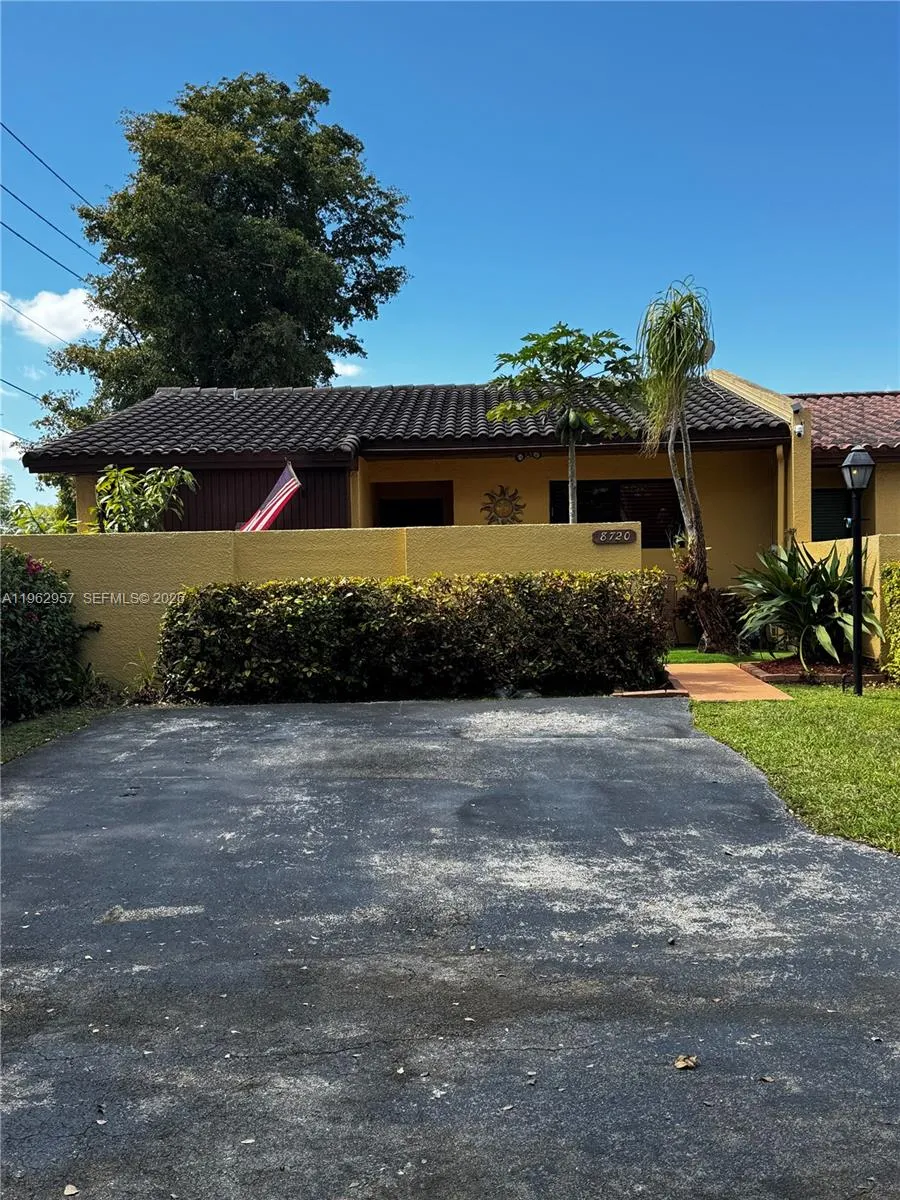 8720 Sw 148th Pl, Miami, Florida 33193, Miami, Florida 33193, 2 Bedrooms Bedrooms, ,2 BathroomsBathrooms,Residential,For Sale,8720 Sw 148th Pl, Miami, Florida 33193,A11962957