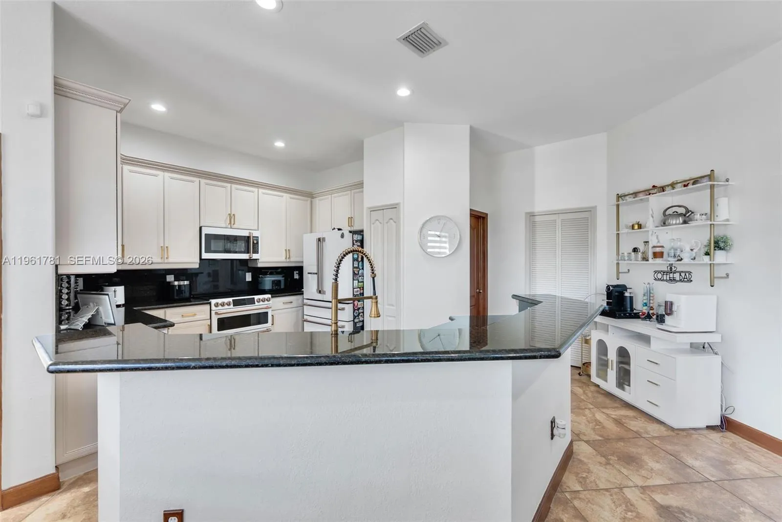 18091 Nw 87th Ct, Hialeah, Florida 33018, Hialeah, Florida 33018, 4 Bedrooms Bedrooms, 11 Rooms Rooms,4 BathroomsBathrooms,Residential,For Sale,18091 Nw 87th Ct, Hialeah, Florida 33018,A11961781