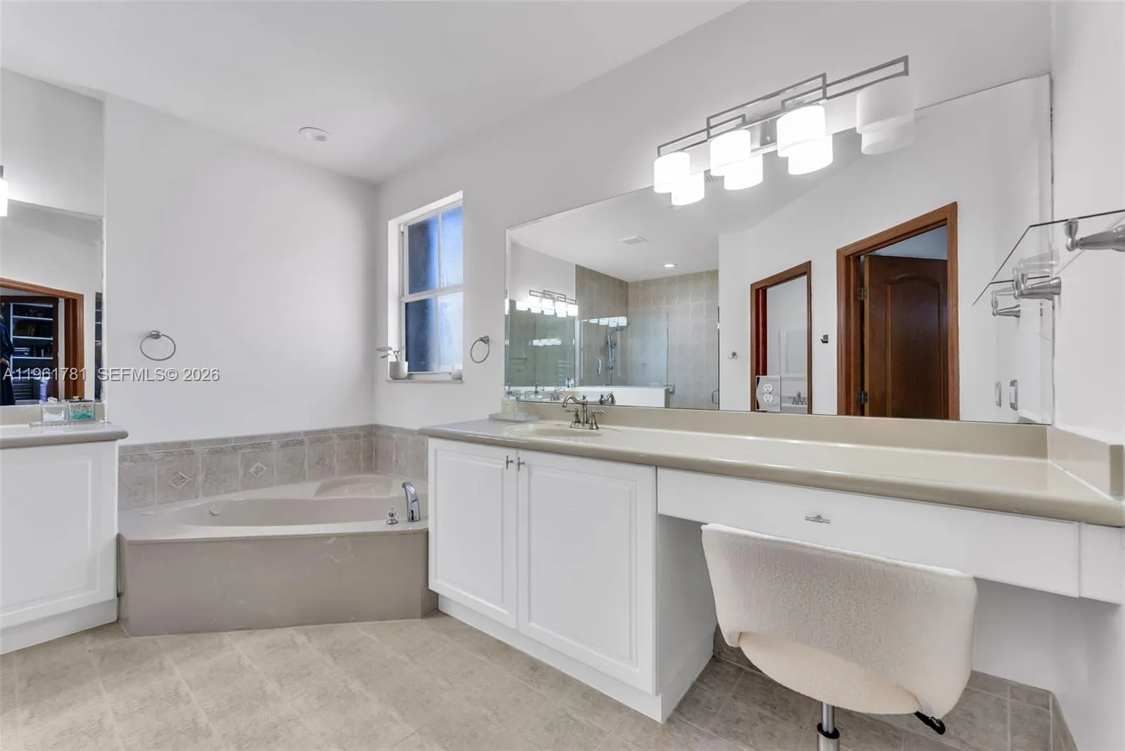 18091 Nw 87th Ct, Hialeah, Florida 33018, Hialeah, Florida 33018, 4 Bedrooms Bedrooms, 11 Rooms Rooms,4 BathroomsBathrooms,Residential,For Sale,18091 Nw 87th Ct, Hialeah, Florida 33018,A11961781