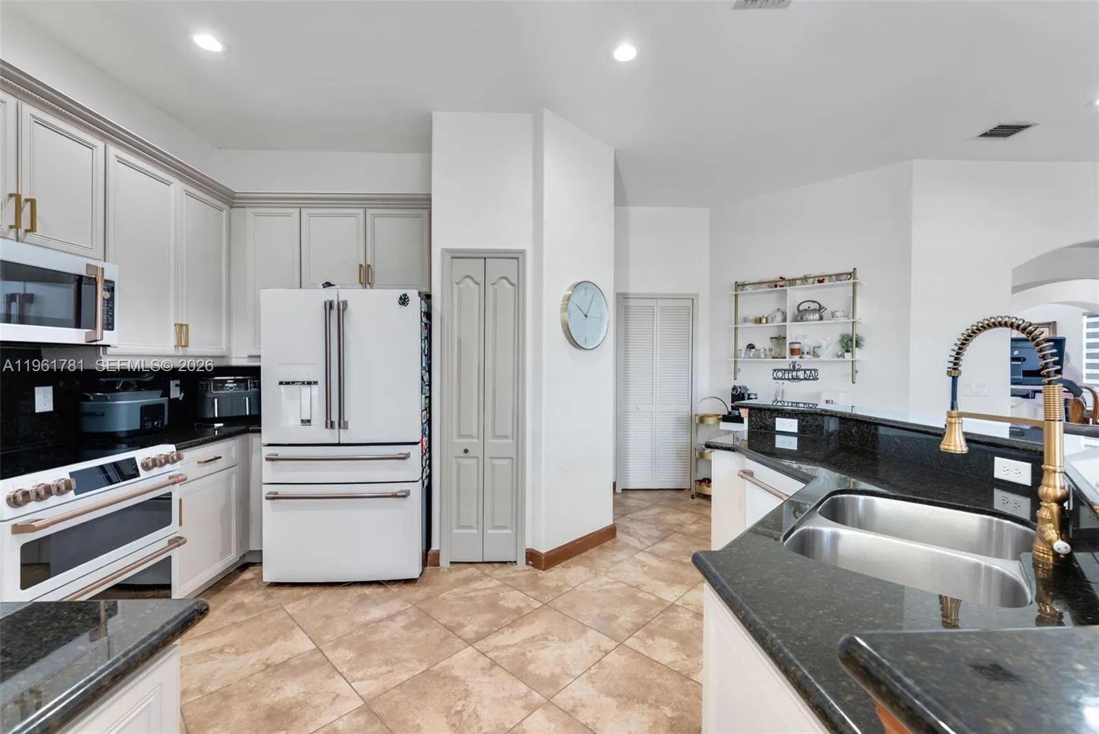 18091 Nw 87th Ct, Hialeah, Florida 33018, Hialeah, Florida 33018, 4 Bedrooms Bedrooms, 11 Rooms Rooms,4 BathroomsBathrooms,Residential,For Sale,18091 Nw 87th Ct, Hialeah, Florida 33018,A11961781