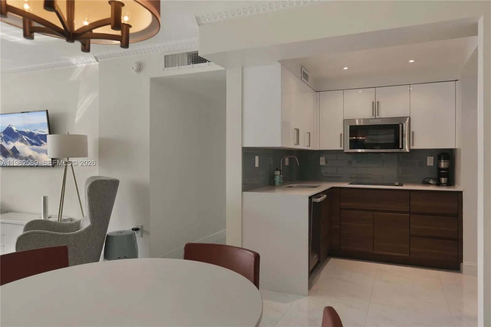 1345 Lincoln Rd 1003, Miami Beach, Florida 33139, Miami Beach, Florida 33139, 2 Bedrooms Bedrooms, ,2 BathroomsBathrooms,Residential,For Sale,1345 Lincoln Rd 1003, Miami Beach, Florida 33139,A11962589