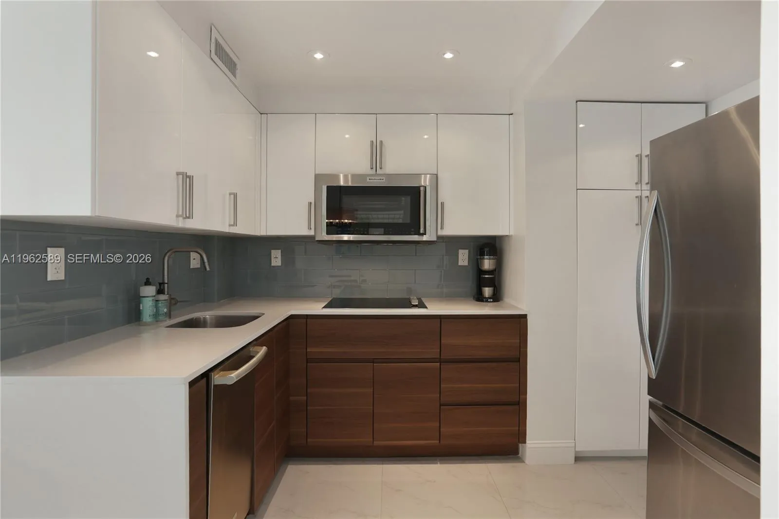 1345 Lincoln Rd 1003, Miami Beach, Florida 33139, Miami Beach, Florida 33139, 2 Bedrooms Bedrooms, ,2 BathroomsBathrooms,Residential,For Sale,1345 Lincoln Rd 1003, Miami Beach, Florida 33139,A11962589