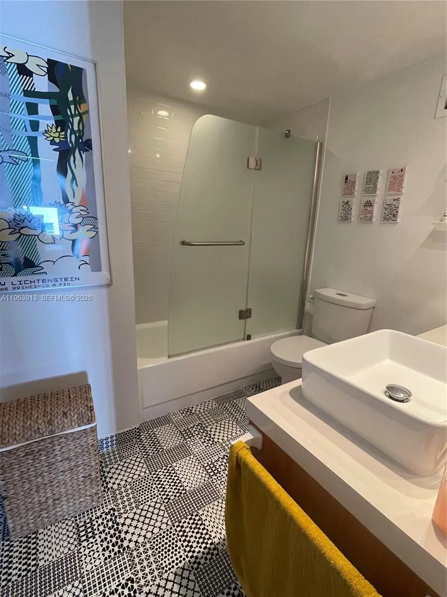 1200 West Ave 1418, Miami Beach, Florida 33139, Miami Beach, Florida 33139, 1 Bedroom Bedrooms, ,1 BathroomBathrooms,Residential,For Sale,1200 West Ave 1418, Miami Beach, Florida 33139,A11963013