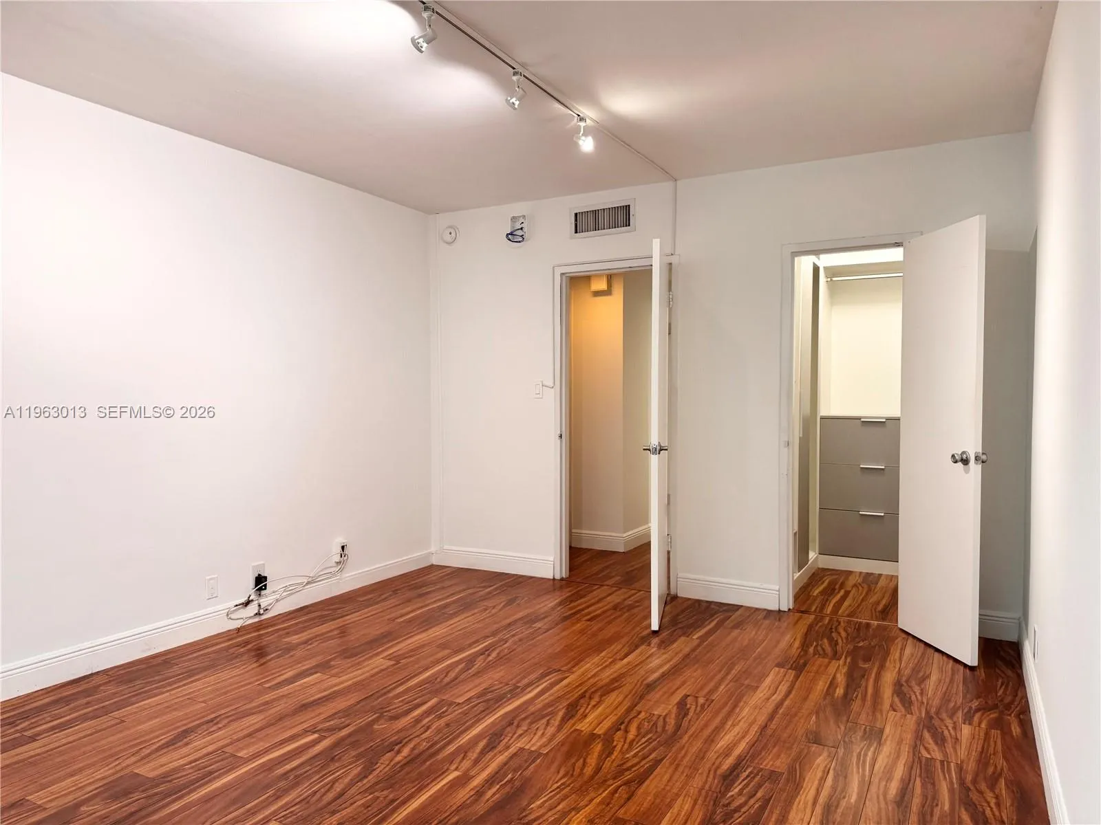 1200 West Ave 1418, Miami Beach, Florida 33139, Miami Beach, Florida 33139, 1 Bedroom Bedrooms, ,1 BathroomBathrooms,Residential,For Sale,1200 West Ave 1418, Miami Beach, Florida 33139,A11963013