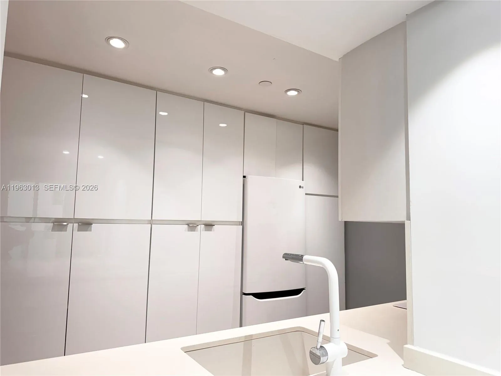 1200 West Ave 1418, Miami Beach, Florida 33139, Miami Beach, Florida 33139, 1 Bedroom Bedrooms, ,1 BathroomBathrooms,Residential,For Sale,1200 West Ave 1418, Miami Beach, Florida 33139,A11963013
