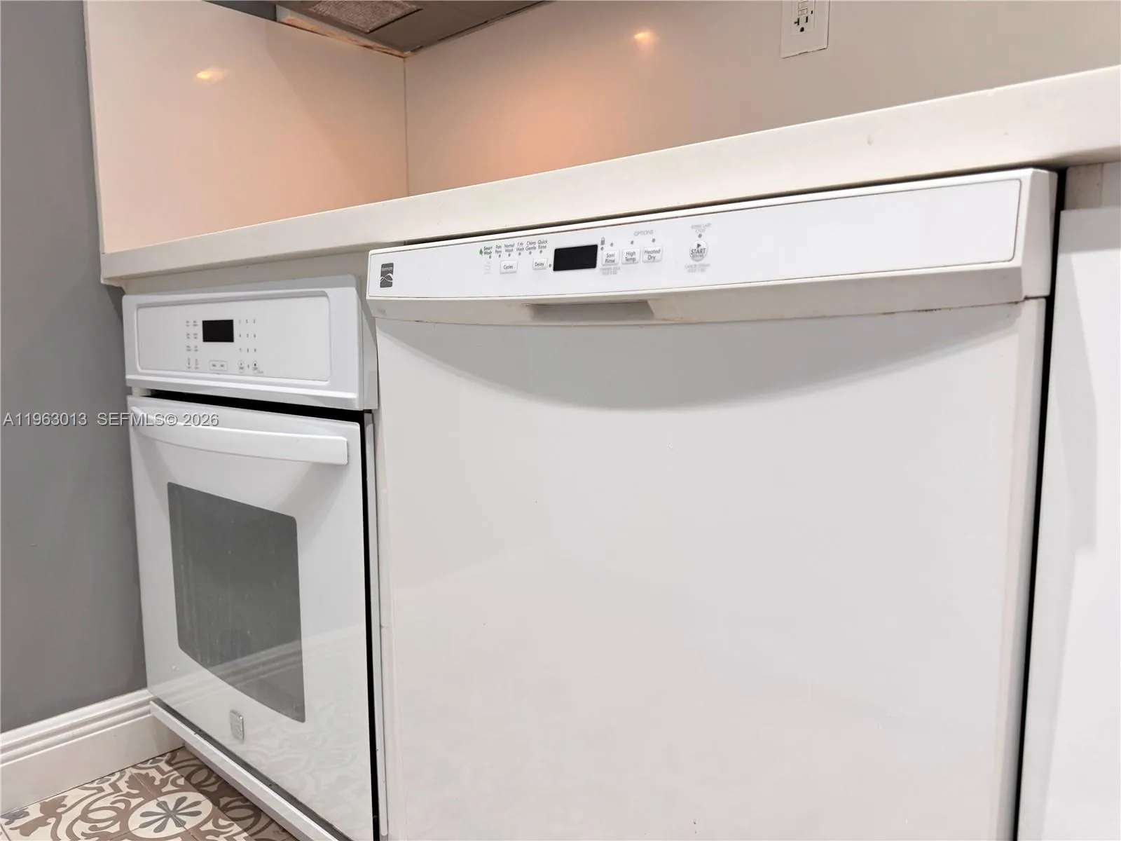 1200 West Ave 1418, Miami Beach, Florida 33139, Miami Beach, Florida 33139, 1 Bedroom Bedrooms, ,1 BathroomBathrooms,Residential,For Sale,1200 West Ave 1418, Miami Beach, Florida 33139,A11963013