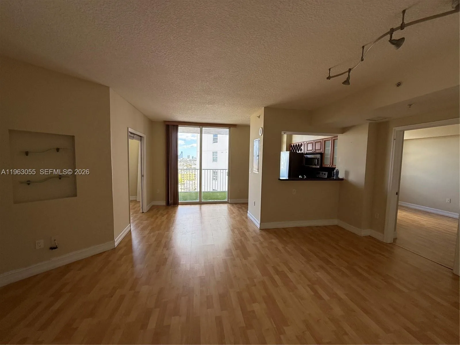 1 Glen Royal Pkwy 1210, Miami, Florida 33125, Miami, Florida 33125, 2 Bedrooms Bedrooms, ,2 BathroomsBathrooms,Residential,For Sale,1 Glen Royal Pkwy 1210, Miami, Florida 33125,A11963055