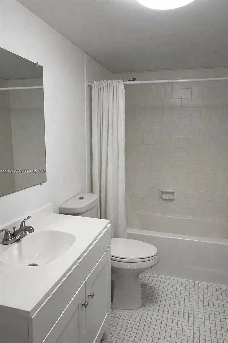 9351 Fontainebleau Blvd B312, Miami, Florida 33172, Miami, Florida 33172, 1 Bedroom Bedrooms, ,1 BathroomBathrooms,Residential Lease,For Rent,9351 Fontainebleau Blvd B312, Miami, Florida 33172,A11963056