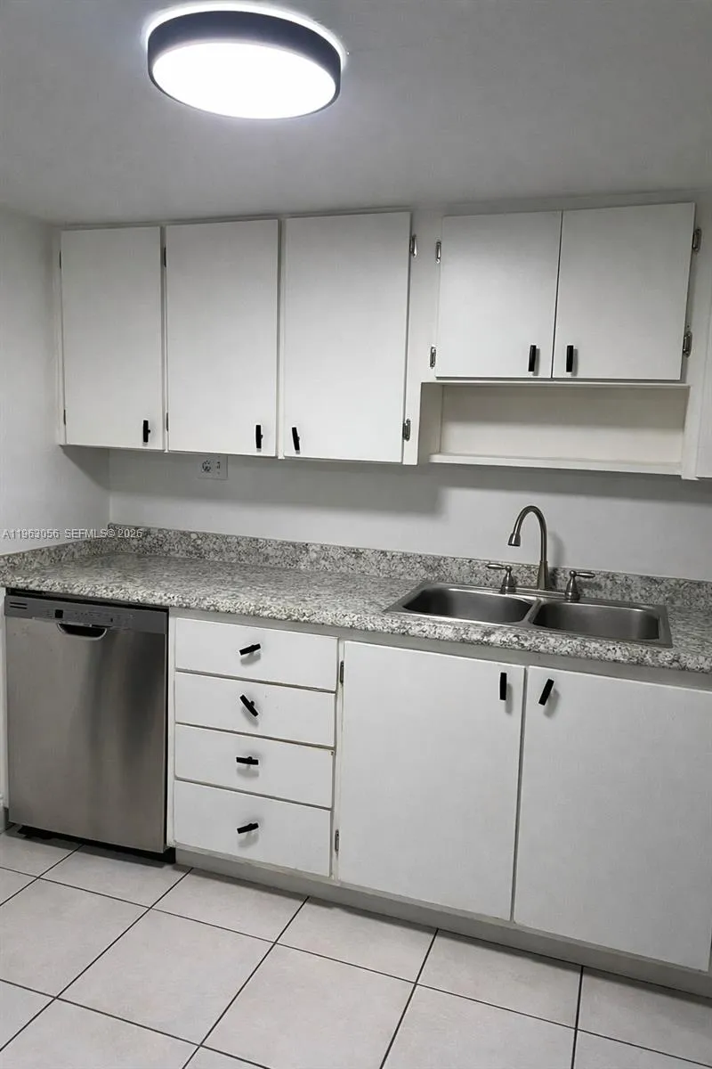 9351 Fontainebleau Blvd B312, Miami, Florida 33172, Miami, Florida 33172, 1 Bedroom Bedrooms, ,1 BathroomBathrooms,Residential Lease,For Rent,9351 Fontainebleau Blvd B312, Miami, Florida 33172,A11963056