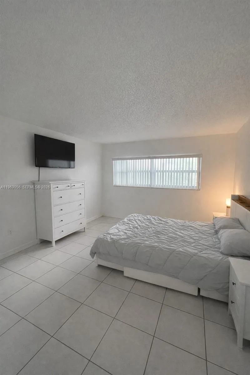 9351 Fontainebleau Blvd B312, Miami, Florida 33172, Miami, Florida 33172, 1 Bedroom Bedrooms, ,1 BathroomBathrooms,Residential Lease,For Rent,9351 Fontainebleau Blvd B312, Miami, Florida 33172,A11963056