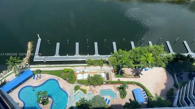 Aventura, Florida 33180, 2 Bedrooms Bedrooms, ,2 BathroomsBathrooms,Residential,For Sale,A11963006