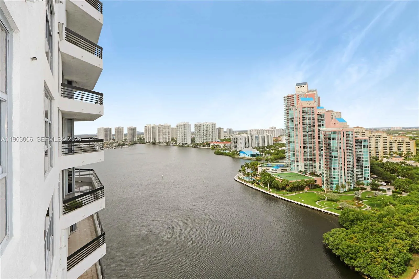 Aventura, Florida 33180, 2 Bedrooms Bedrooms, ,2 BathroomsBathrooms,Residential,For Sale,A11963006
