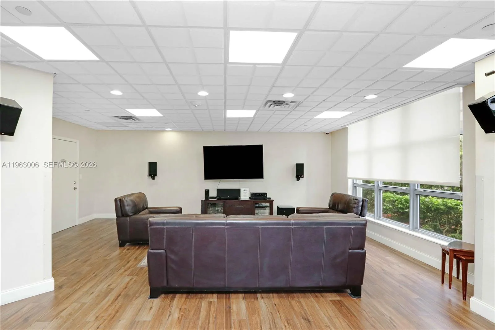 Aventura, Florida 33180, 2 Bedrooms Bedrooms, ,2 BathroomsBathrooms,Residential,For Sale,A11963006
