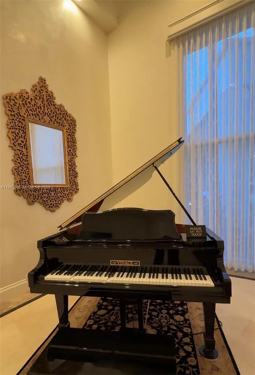 Aventura, Florida 33180, 2 Bedrooms Bedrooms, ,2 BathroomsBathrooms,Residential,For Sale,A11963006
