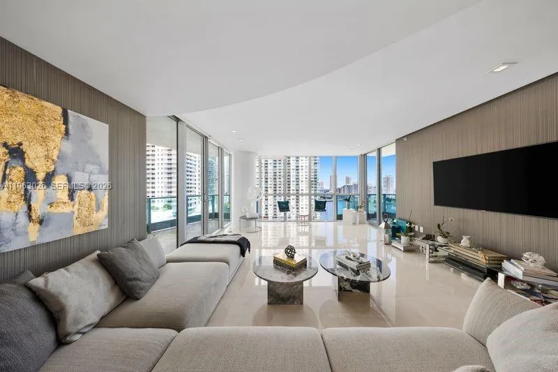 1331 Brickell Bay Dr 1602, Miami, Florida 33131, Miami, Florida 33131, 2 Bedrooms Bedrooms, ,2 BathroomsBathrooms,Residential,For Sale,1331 Brickell Bay Dr 1602, Miami, Florida 33131,A11963026