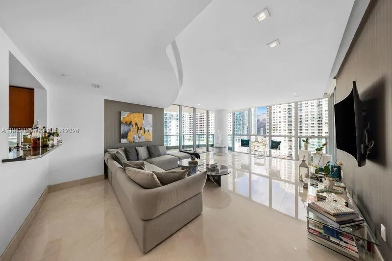 1331 Brickell Bay Dr 1602, Miami, Florida 33131, Miami, Florida 33131, 2 Bedrooms Bedrooms, ,2 BathroomsBathrooms,Residential,For Sale,1331 Brickell Bay Dr 1602, Miami, Florida 33131,A11963026