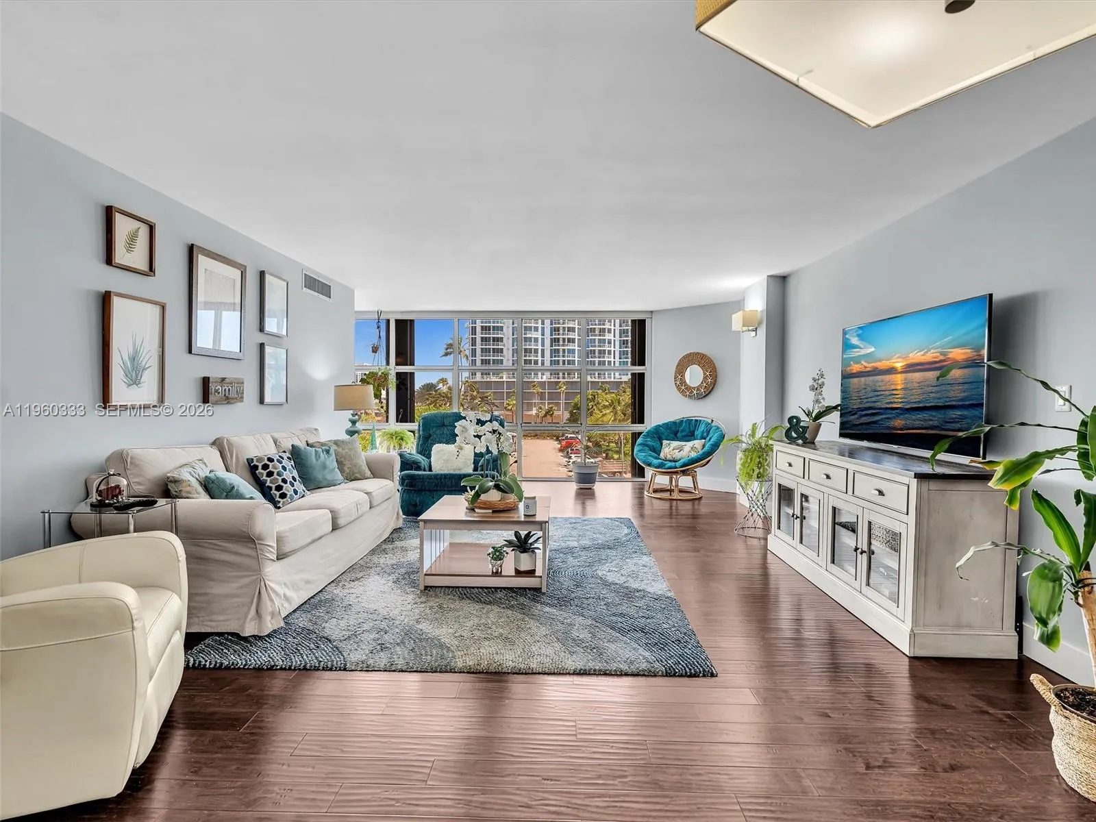 6423 Collins Ave 409, Miami Beach, Florida 33141, Miami Beach, Florida 33141, 2 Bedrooms Bedrooms, ,2 BathroomsBathrooms,Residential,For Sale,6423 Collins Ave 409, Miami Beach, Florida 33141,A11960333