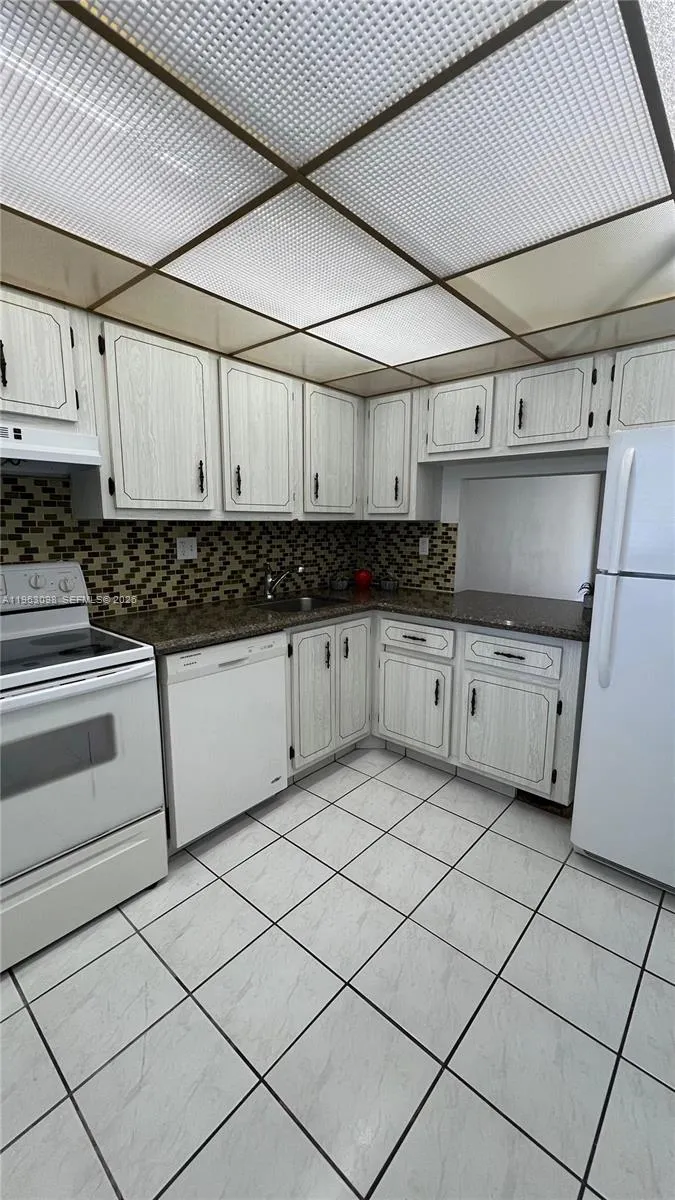 8300 Sands Point Blvd K105, Tamarac, Florida 33321, Tamarac, Florida 33321, 1 Bedroom Bedrooms, ,1 BathroomBathrooms,Residential Lease,For Rent,8300 Sands Point Blvd K105, Tamarac, Florida 33321,A11963098